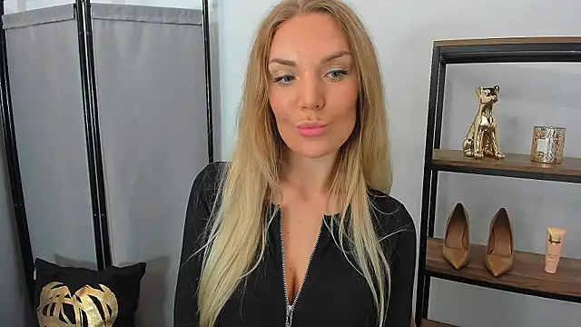 AulloraHoney webcam