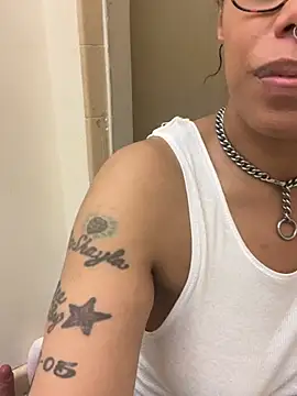 Desirae_Luciano