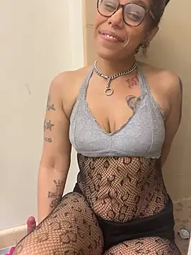 Desirae_Luciano
