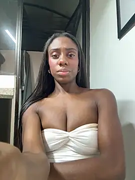 Zoe_Ravenn webcam
