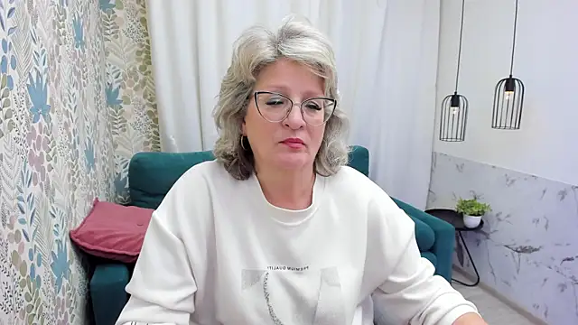 EvelynJoyful webcam