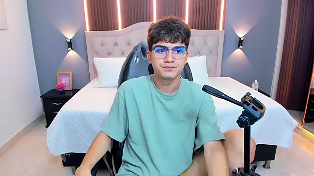 Tommy18__ webcam