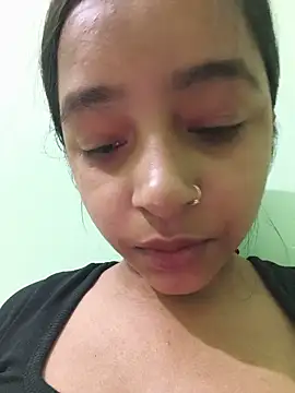 Khushi9870 webcam