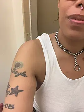 Desirae_Luciano webcam