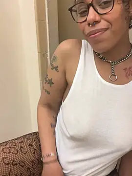Desirae_Luciano