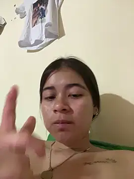 Kloe_1223 webcam