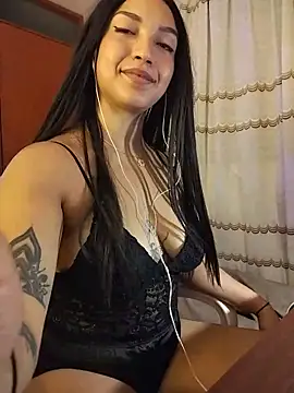 FallsForHerSmile webcam