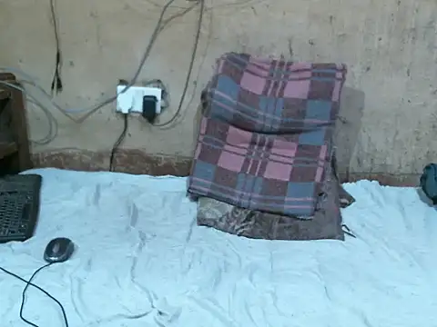 cute_naimah webcam
