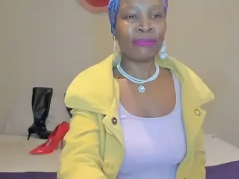 AfricanSquirtingQueen webcam