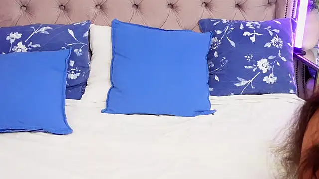 JenniferLovve webcam