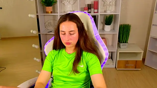 NadinnL webcam
