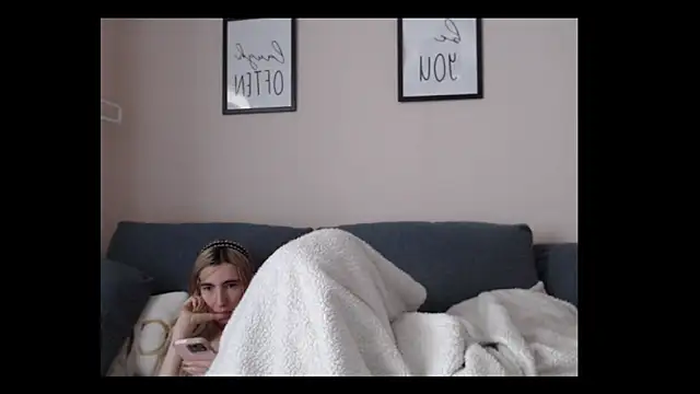 BarbieBlondieGirl webcam