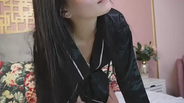 BellaNoirX webcam
