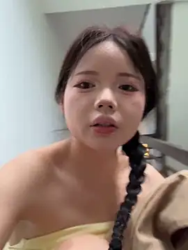 pippin-19 (F young) - 公园脱内裤