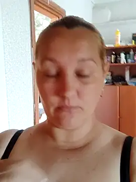 Red-HairedBeast webcam
