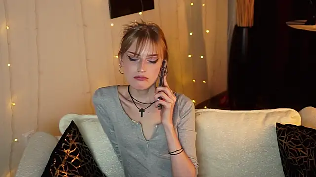 KiraMontoya webcam