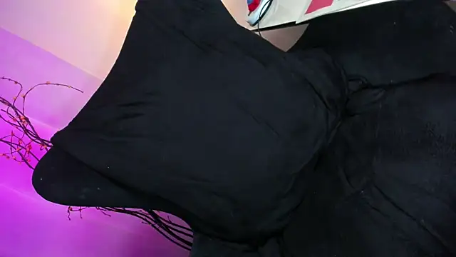 MargaretQualley webcam