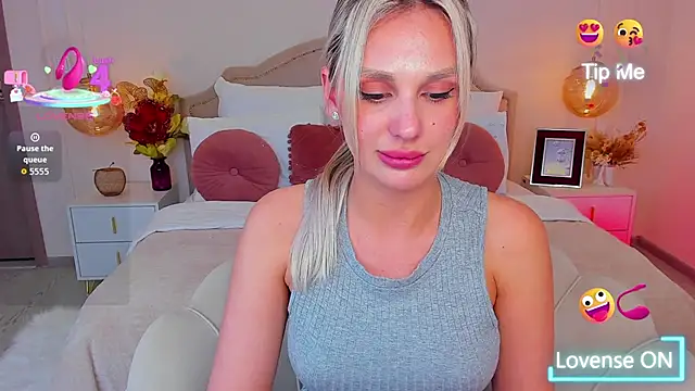 MissLoou webcam