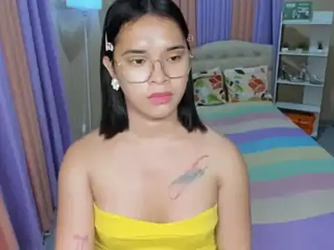 SeductiveAppleTS webcam