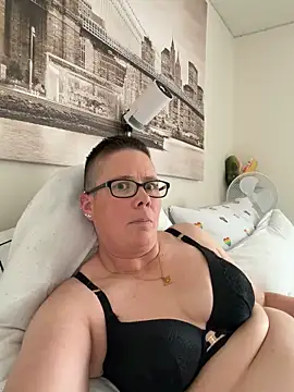 voluptuous-minx webcam