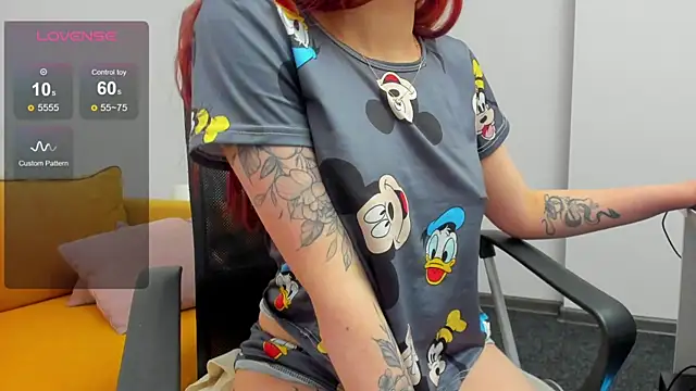 MilanCheek webcam
