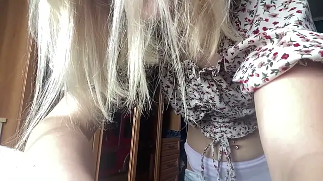 Nelly_Gilbert webcam
