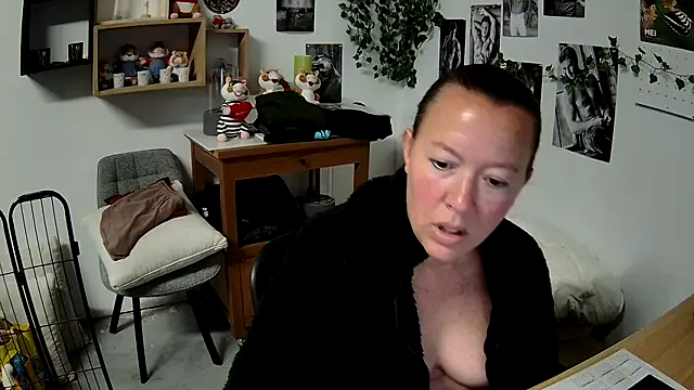 AnyaKrey@xh webcam