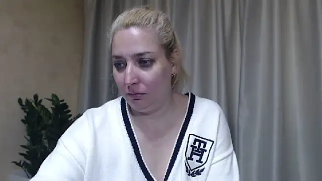 sweetpussy13 webcam