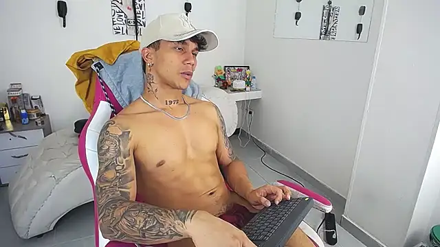 Leonard_Price webcam