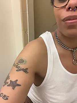 Desirae_Luciano