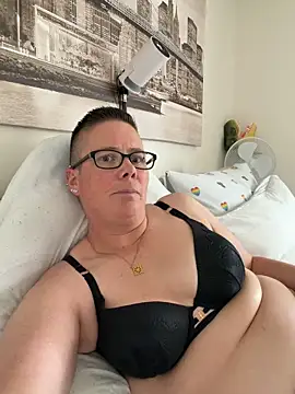 voluptuous-minx webcam