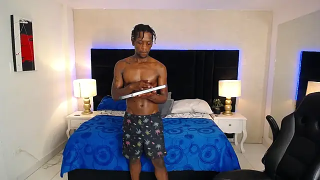 SkylerBigxxx webcam