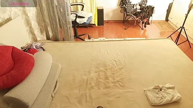 MissValday webcam