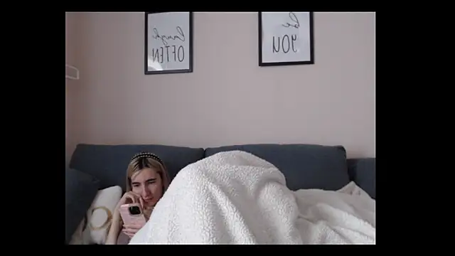 BarbieBlondieGirl webcam