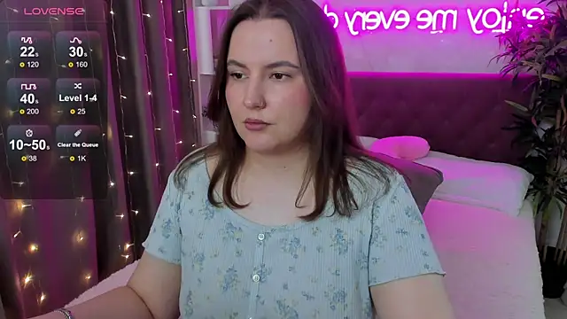 FeralPeach webcam
