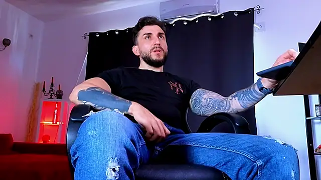 MightyAaron66 webcam