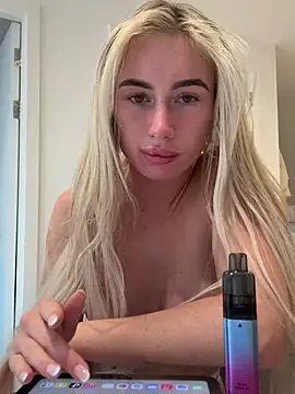 SexySaraxxoo webcam