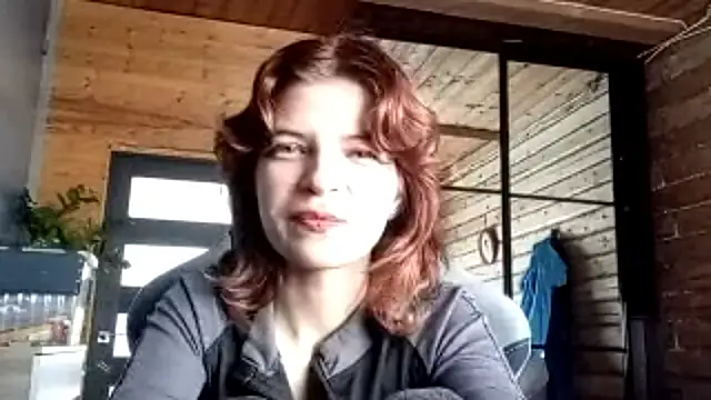 LowkeyIndigo webcam