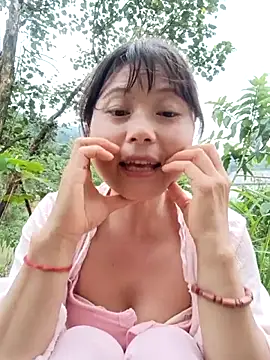 linda_bae00 webcam