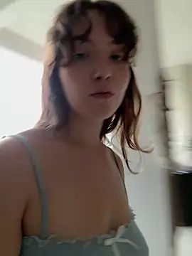 Sarahhh_xxx webcam