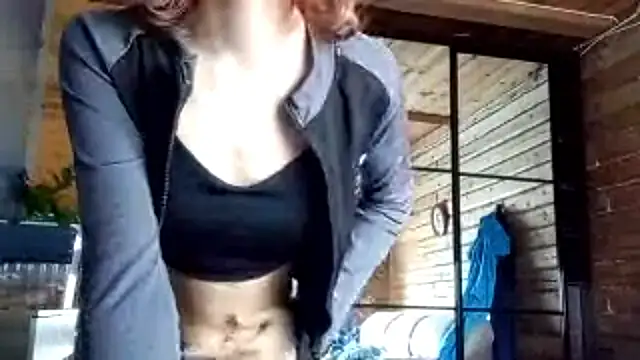 LowkeyIndigo webcam