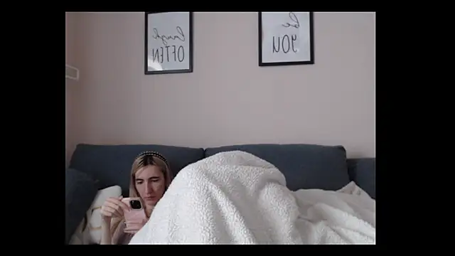 BarbieBlondieGirl webcam
