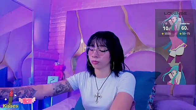 NaniiSisy webcam
