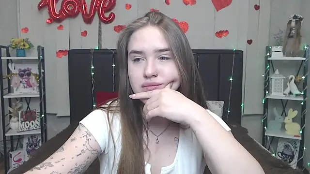 LauraHlot webcam