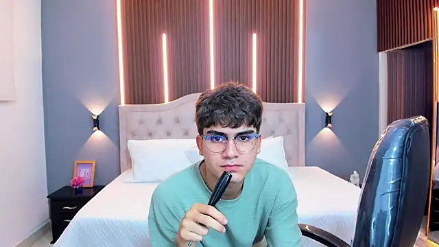 Tommy18__ webcam