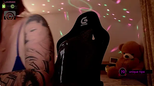 SonyaDevon webcam