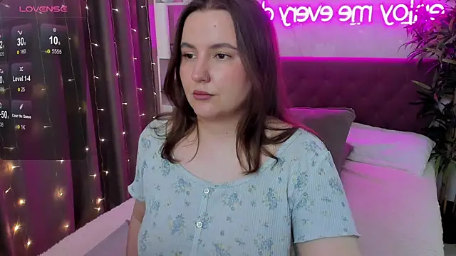 FeralPeach webcam