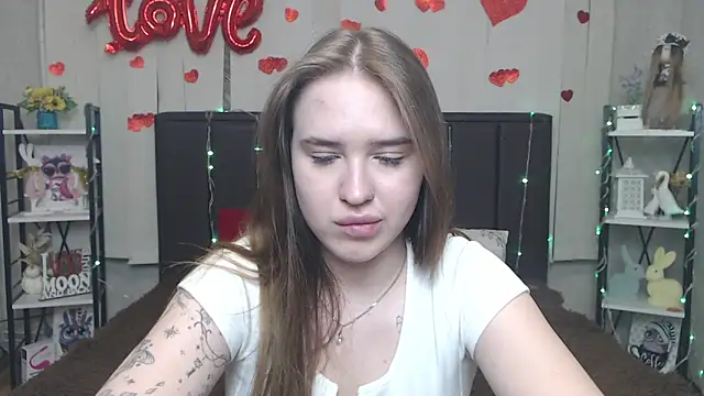 LauraHlot webcam