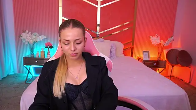 DoveLovee webcam