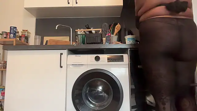 nanaisbackk webcam